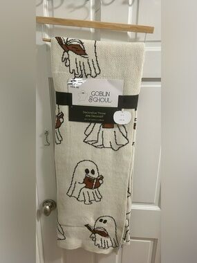 NWT Goblin & Ghoul Ghost blanket reading book viral Halloween